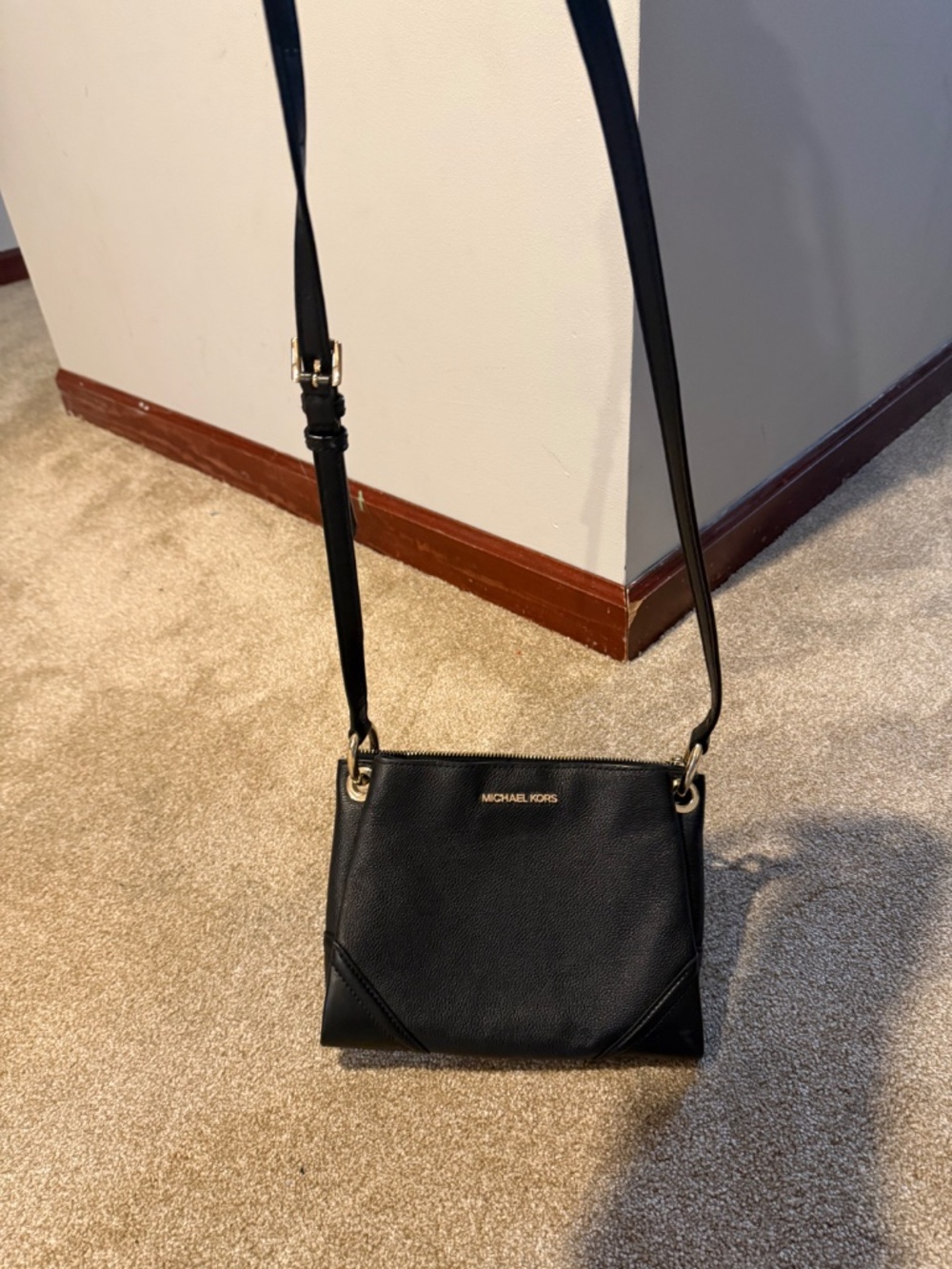 Michael Kors Black Pebbled Shoulder Bag Women's Adjustable Strap Zipper Accent - Picture 4 of 4
